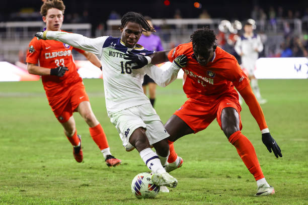 赛更加激烈 赛更加激烈